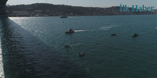 Kadınlar Günü'nde Komandolar İstanbul Boğazı'na Halatla İndi  