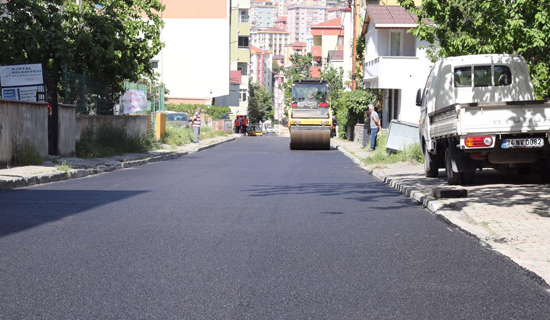 Kartal'da Alt Yapı ve Asfaltlama Çalışmaları Devam Ediyor