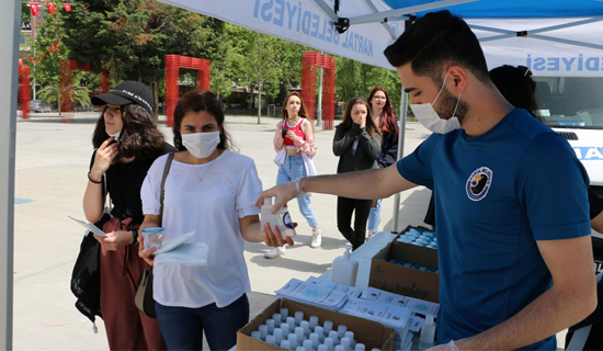 Park ve Meydanlar İlk Kez Sokağa Çıkacak Gençler İçin Hazırlandı