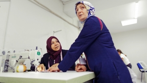 Gaziantepli ve Suriyeli Kadınlar 252 Bin Maske Üretecek