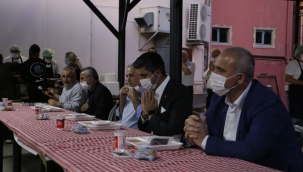 Kartal Belediye Başkanı Yüksel, Muharrem Ayı'nın İlk Orucunu Vatandaşlarla Açtı