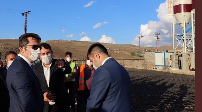 Çat Belediyesi'nin Yaptığı Tesisleri Gezen Vali Memiş "Muzzam Bir Yatırım"