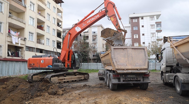 Kartal'da Kültür Merkezi ve Aşevi Projesi İçin İlk Kazma Vuruldu