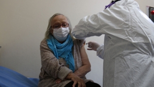 İBB'nin Yaş Almış Misafileri Aşılandı