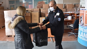 Tuzla'da İhtiyaç Fazlası Kıyafetler, İhtiyaç Sahibi Ailelere Ulaştırılıyor