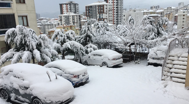  Kartal'da Kar Yağışı Etkili Oldu