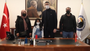 Yeşilyurt Apartmanı Enkazından Kurtulan Azra'dan Belediye Başkanı'na Ziyaret