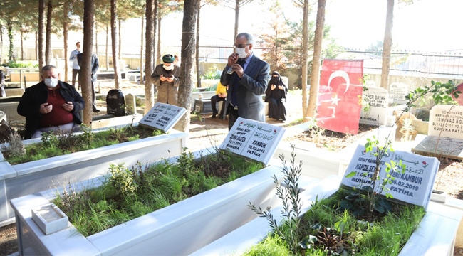 Yeşilyurt Apartmanı'nda Hayatını Kaybedenler, Mezarları Başında Anıldı