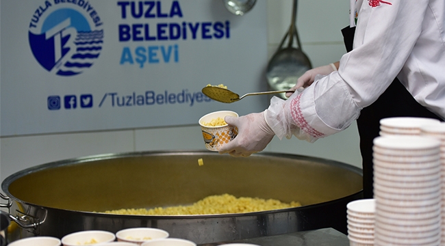 Tuzla'da Her Gün İhtiyaç Sahibi 2 Bin Kişiye Sıcak Yemek