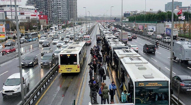 İBB'den Toplu Taşımaya "Tam Kapanma" Düzenlemesi