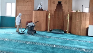 Kartal Belediyesi'nden Camilerde Ramazan Temizliği