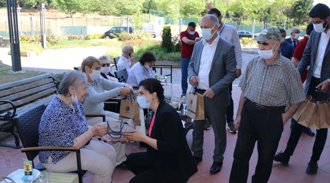 İBB ve Kartal Belediyesi'nden Yaşlı Bakım ve Huzurevi Sakinlerine Bayram Ziyareti 
