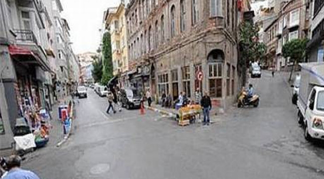 Beyoğlu'nda Yüzde 45'lik Emlâk Artışına Dilekçe'li Eylem