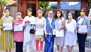 Tuzla'da Arıcılık Kursunu Tamamlayanlar Sertifikalarını Aldı