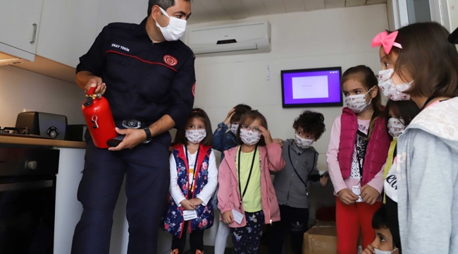 İstanbul İtfaiyesi'nden Kartallı Minik Öğrencilere Yangın Eğitimi