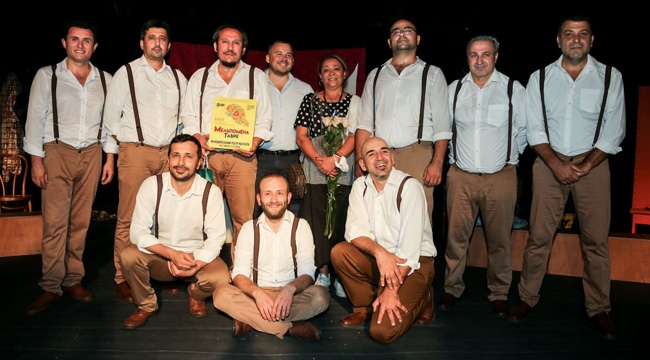 Maltepe Belediye Tiyatrosu'na Ukrayna'dan Çifte Ödül