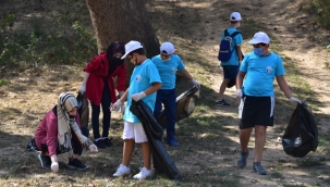 Tuzla'lı Öğrenciler "Dünya Temizlik Günü"nde Ormanlık Alanları Temizledi