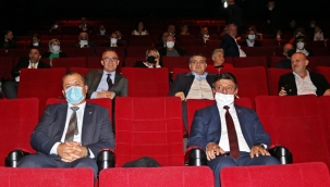Maltepe Kaymakamı Tiryaki, 'AKİF' Filmini Muhtarlarla Birlikte İzledi
