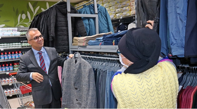 Maltepe'de 'Destek Market' İhtiyaç Sahiplerinin Yüzünü Güldürüyor