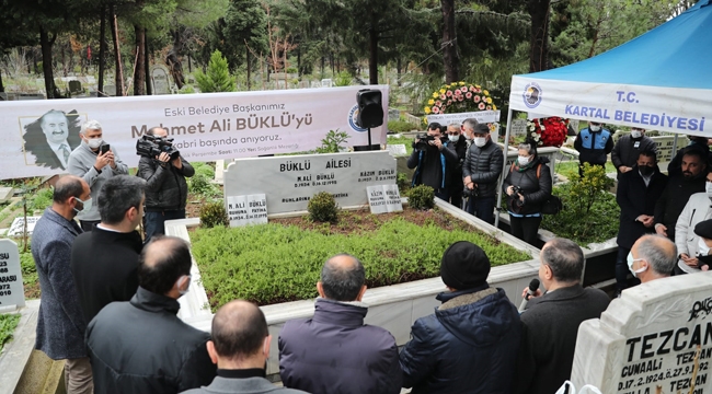 Kartal Eski Belediye Başkanlarından Büklü, Mezarı Başında Anıldı