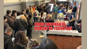 Kamil Unutkan, Yeni Kitabını İmzaladı