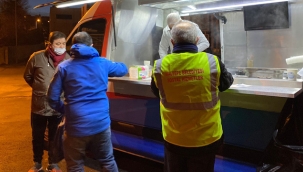 Maltepe Belediyesi'nden, Vatandaşlara Soğut Havada Sıcak Çorba İkramı