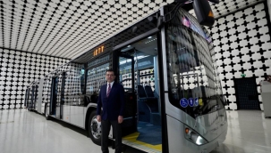 İmamoğlu Yeni Metrobüs Aracını Test Etti "Cumhurbaşkanlığı Onayını Heyecanla Bekliyoruz"