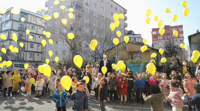 Kartal'da Sarı Balonlar, Kansere Dikkat Çekmek İçin Gökyüzüne Uçtu