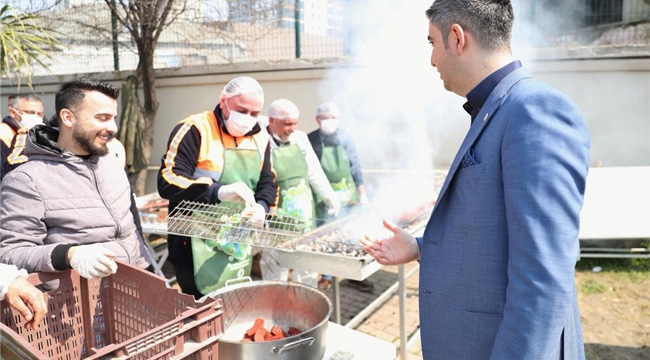 Başkan Gökhan Yüksel, Belediye Personeli ile Sucuk-Ekmek Etkinliğinde Buluştu