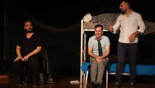 "Ben Sen O" Adlı Tiyatro Oyunu Kartal'da Sahnelendi 