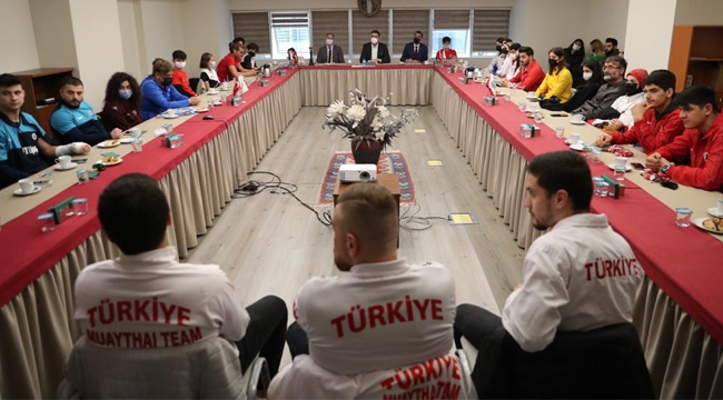 Kartal Belediye Başkanı, Ödüllü Sporcularla Bir Araya Geldi