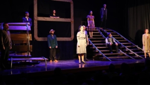 Kartal Belediyesi'nden 27 Mart Dünya Tiyatro Günü'nde Görkemli Kutlama