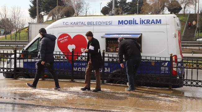 Kartal Belediyesi'nden, Vatandaşlara Çorba ve Çay İkramı 