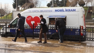 Kartal Belediyesi'nden, Vatandaşlara Çorba ve Çay İkramı 