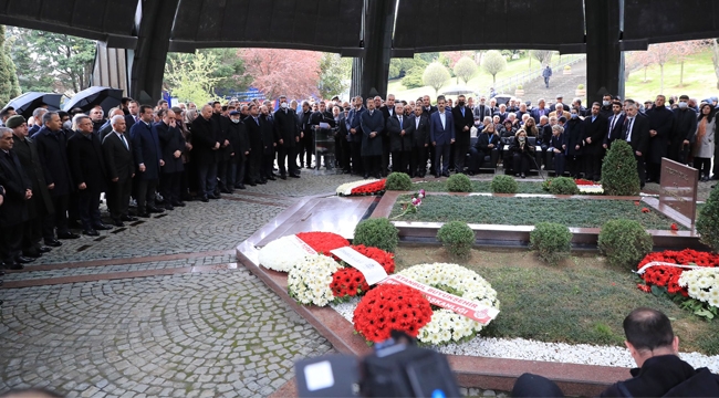 İmamoğlu Turgut Özal'ı Anma Törenine Katıldı