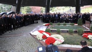 İmamoğlu Turgut Özal'ı Anma Törenine Katıldı