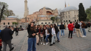  Kartal Belediyesi'nden Misafir Çocuklara Şehir Turu 