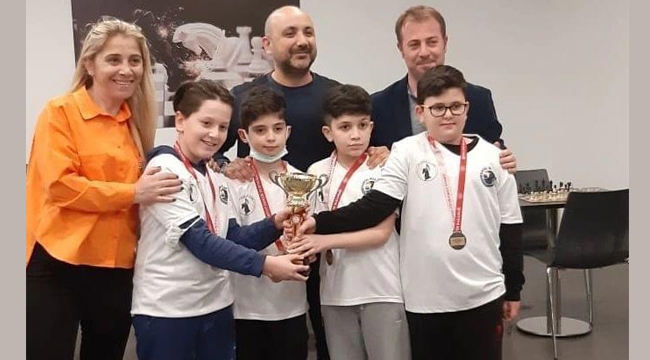 Kartal Belediyesi Satranç Akademisi Sporcuları Şampiyona da İkinci Oldu