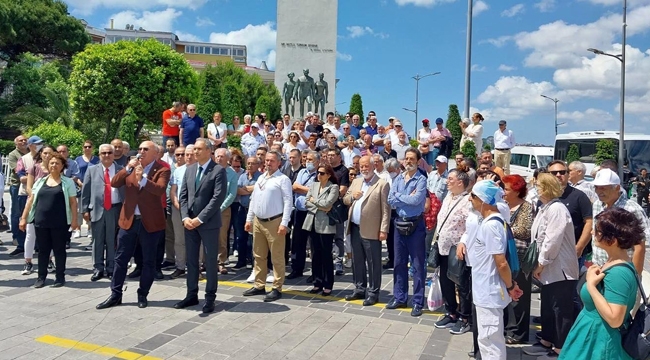 CHP'li Vekilden, Atatürk Anıtı Ablukasının Kaldırılması İçin Bakanlıklara Başvuru