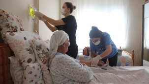 Kartal Belediyesi, 'Evde Ücretsiz Sağlık Hizmeti'ni Sürdürüyor