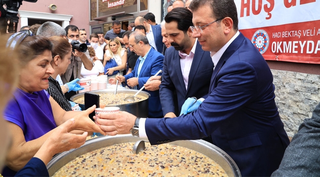 İmamoğlu, Alevi Vatandaşların Aşure Lokmasına Ortak Oldu