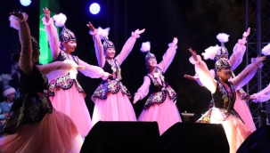 Kartal Belediyesi'nin Düzenlediği "Uluslararası Halk Oyunları Festivali" Başladı