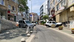 Kartal Belediyesi Önünde, Düşündüren Görüntü!