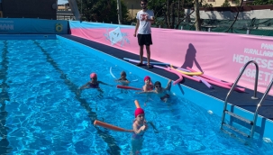 Maltepe'de "Yüzme Bilmeyen Kalmasın"