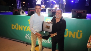 Kartal'da, Usta Sanatçılar Türkülerini Barış İçin Söyledi