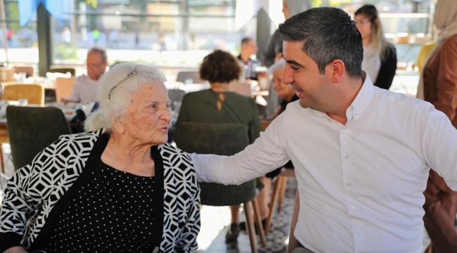 Gökhan Yüksel, 1 Ekim Dünya Yaşlılar Günü'nde Yaşlıları Unutmadı