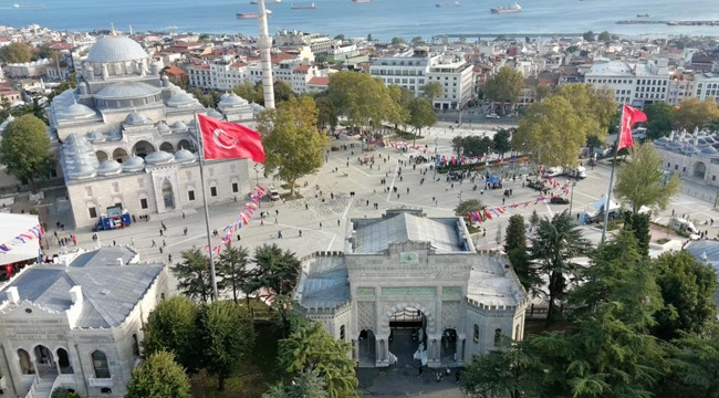 İBB, Beyazıt Meydanı'nı Eski Görkemine Kavuşturdu