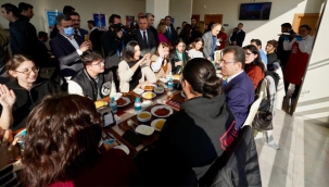 Öğlen Yemeğini Ümraniye Kent Lokantası'nda Yedi