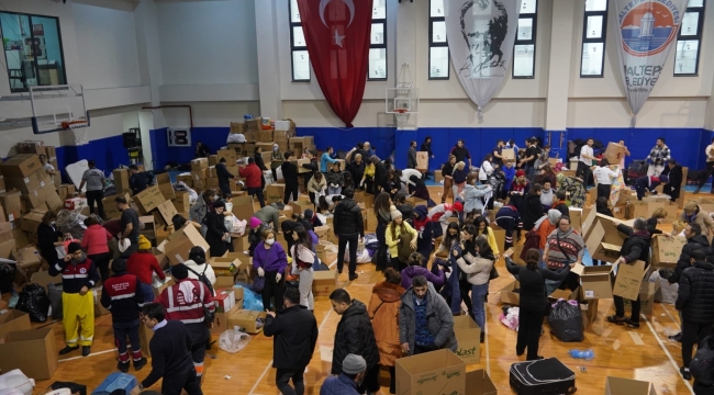 Maltepe'den Deprem Bölgesi'ne 6 Tır 70 Ton İhtiyaç Malzemesi Gönderildi