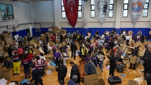 Maltepe'den Deprem Bölgesi'ne 6 Tır 70 Ton İhtiyaç Malzemesi Gönderildi